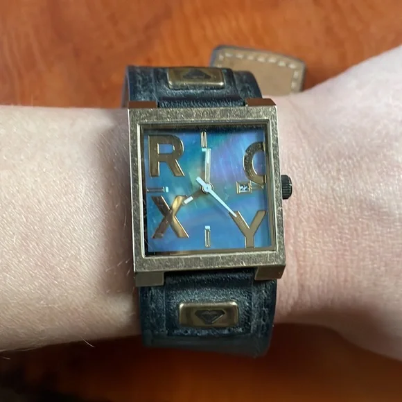 Roxy Watch - Picture 4 of 5